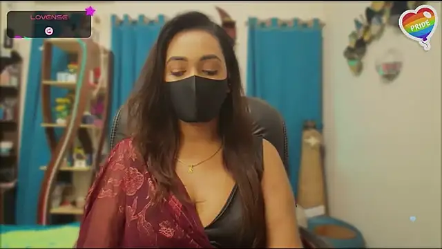 Snapshot of OH-Monica chatting on April 7, 2026, 6:43 pm OH-Monica online show from April 7, 2026, 6:43 pm