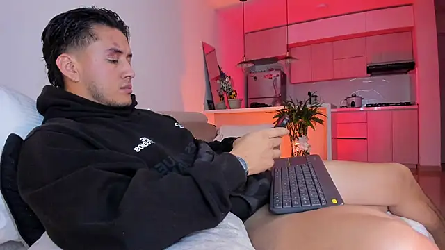 Chriskyle  online show from February 3, 2026, 2:32 am