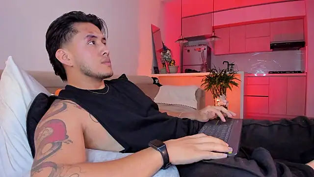 Chriskyle  online show from February 4, 2026, 5:46 am