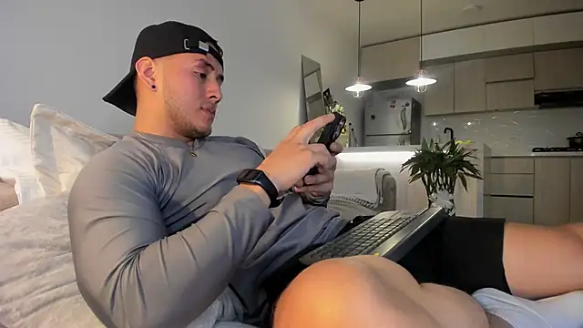 Chriskyle  online show from February 19, 2025, 2:44 am