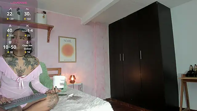 AliceBanks online show from November 15, 2025, 11:25 am