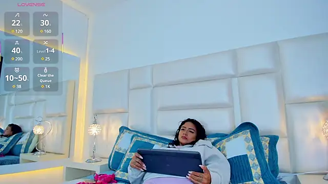 AliceBanks online show from March 18, 2025, 11:33 am