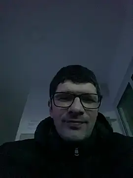 Snapshot of Juliano2289 chatting on July 3, 2026, 11:39 am Juliano2289 online show from July 3, 2026, 11:39 am