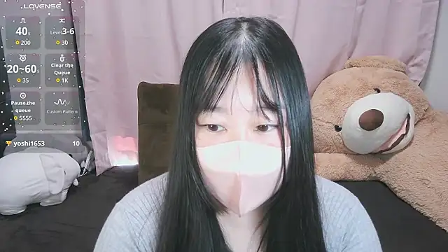 yuinyan3150 online show from September 21, 2025, 4:50 am