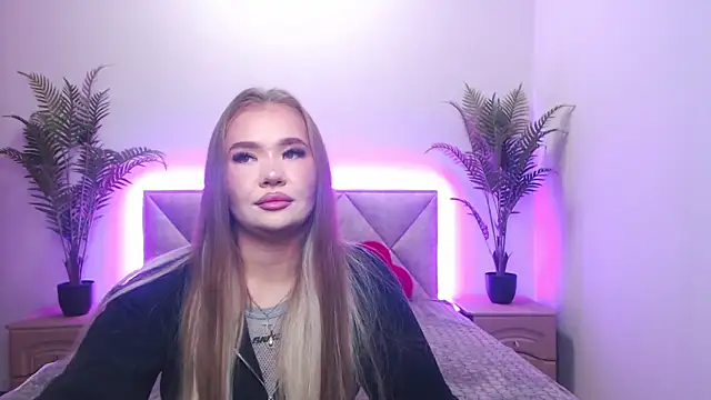 StacyYellig online show from November 7, 2025, 8:46 pm