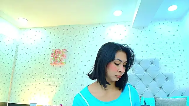 JulietaReyess online show from June 12, 2026, 11:52 am
