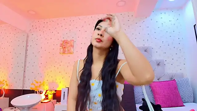 JulietaReyess online show from February 18, 2026, 11:50 am