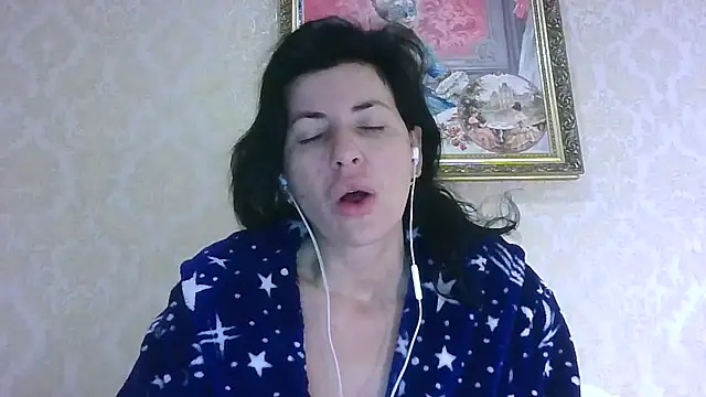 Snapshot of StunnigArt chatting on June 2, 2026, 1:16 am StunnigArt online show from June 2, 2026, 1:16 am