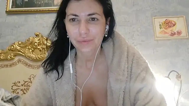 Snapshot of StunnigArt chatting on June 8, 2026, 1:28 am StunnigArt online show from June 8, 2026, 1:28 am