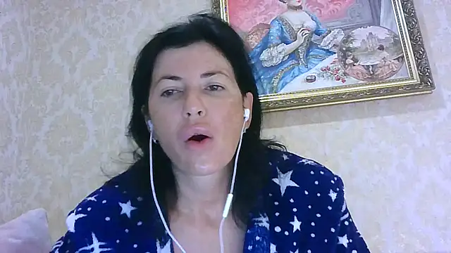 StunnigArt online show from August 3, 2026, 1:14 am