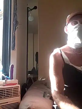 Snapshot of littleChop33 chatting on October 6, 2025, 2:29 pm littleChop33 online show from October 6, 2025, 2:29 pm