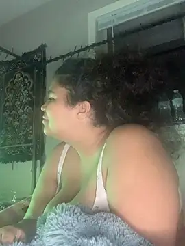 KittyLoroi online show from November 5, 2025, 5:43 am