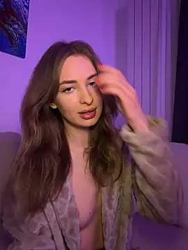 EvieEvans online show from April 28, 2026, 7:51 pm