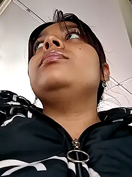 stefanie010 online show from January 29, 2025, 2:21 pm