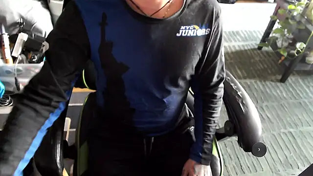 osirispouk online show from February 12, 2026, 7:46 pm