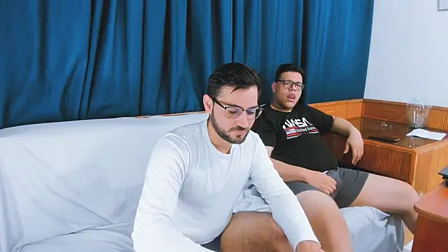 Snapshot of _Araboys_ chatting on November 29, 2025, 4:12 am Araboys online show from November 29, 2025, 4:12 am