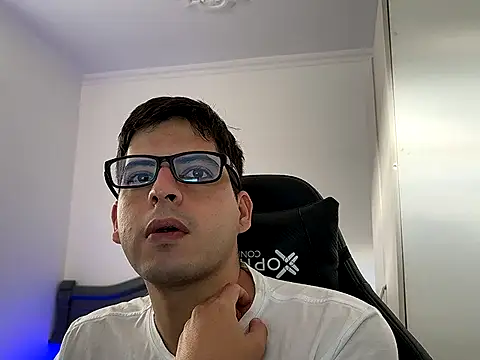 Snapshot of lordbeja chatting on April 30, 2026, 1:07 pm lordbeja online show from April 30, 2026, 1:07 pm