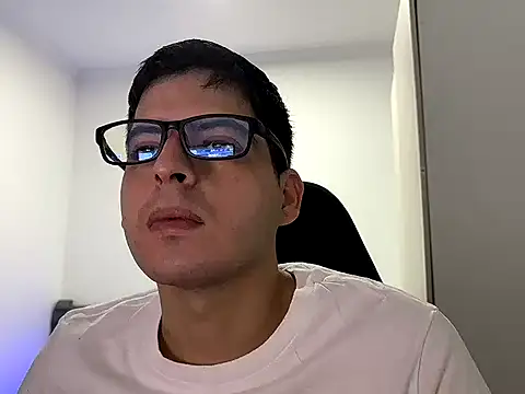 Snapshot of lordbeja chatting on April 21, 2026, 11:33 pm lordbeja online show from April 21, 2026, 11:33 pm