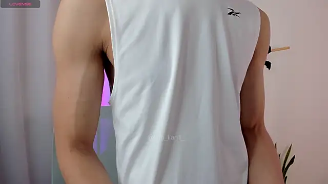 Snapshot of kim_lian21 chatting on October 30, 2025, 12:36 pm kim lian21 online show from October 30, 2025, 12:36 pm