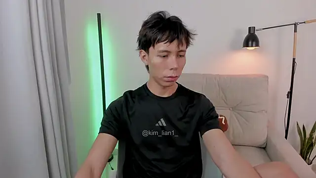 Snapshot of kim_lian21 chatting on December 2, 2025, 11:01 am kim lian21 online show from December 2, 2025, 11:01 am