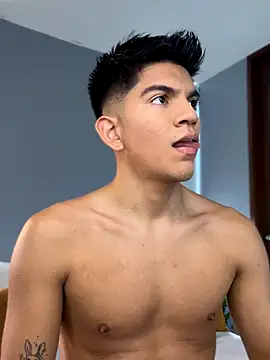 santiago 01 online show from November 8, 2025, 7:39 pm