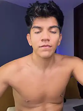 Snapshot of santiago_01 chatting on July 19, 2026, 2:31 am santiago 01 online show from July 19, 2026, 2:31 am