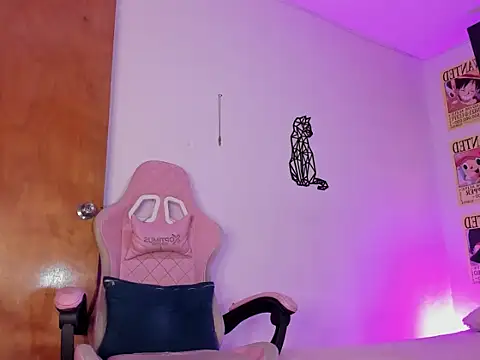 Snapshot of emily_lady20 chatting on November 27, 2025, 10:05 am emily lady20 online show from November 27, 2025, 10:05 am