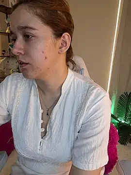 Snapshot of NaomiShimizu chatting on July 21, 2026, 7:48 pm NaomiShimizu online show from July 21, 2026, 7:48 pm