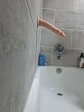 chillmfrs online show from November 12, 2025, 6:50 am