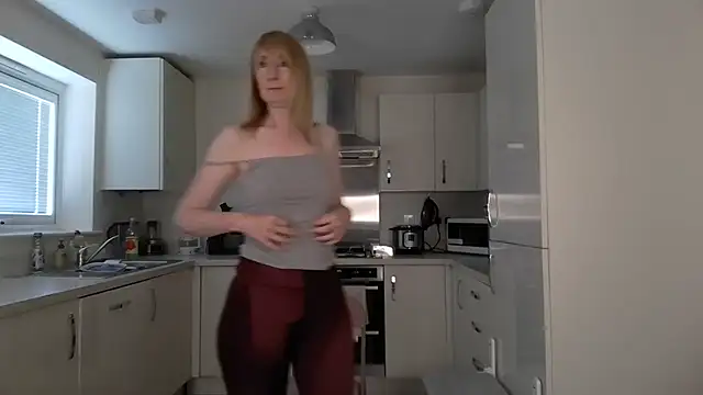 Snapshot of British_Goddess_Anna chatting on July 21, 2026, 8:26 am British Goddess Anna online show from July 21, 2026, 8:26 am