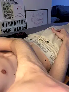 Snapshot of secret_dream415 chatting on October 24, 2025, 7:13 pm secret dream415 online show from October 24, 2025, 7:13 pm