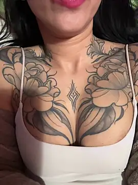 Nadiasexy online show from March 17, 2026, 5:49 pm