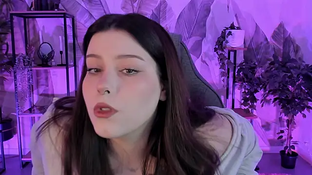 CoralineKeyns online show from September 30, 2025, 5:24 am