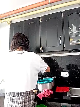 Cameron puppy online show from November 24, 2025, 5:35 pm