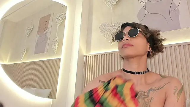 daiana curly online show from April 21, 2026, 8:59 pm