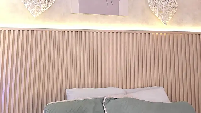 daiana curly online show from February 13, 2026, 7:47 pm