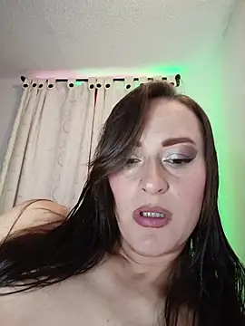 JadeHiilton online show from November 19, 2025, 7:58 pm