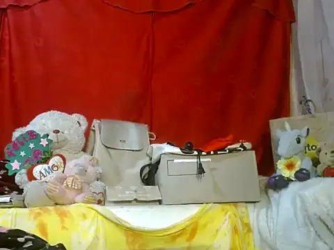 hottieperla online show from April 26, 2026, 2:47 pm