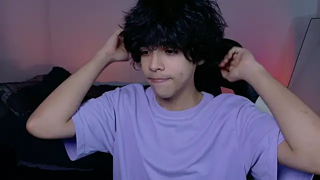 Snapshot of Alan26_ chatting on May 19, 2026, 12:59 am Alan26 online show from May 19, 2026, 12:59 am