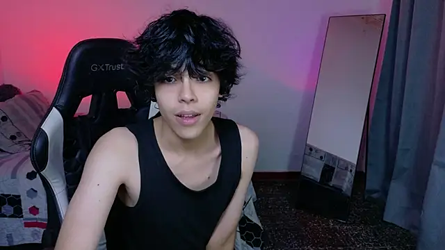 Snapshot of Alan26_ chatting on May 1, 2026, 5:56 am Alan26 online show from May 1, 2026, 5:56 am