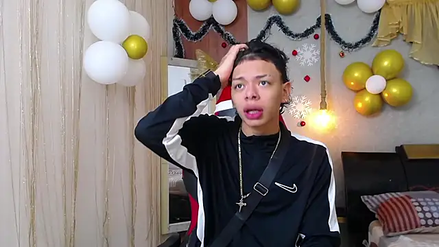 Snapshot of Harry_jhonsson chatting on November 20, 2025, 10:31 pm Harry jhonsson online show from November 20, 2025, 10:31 pm