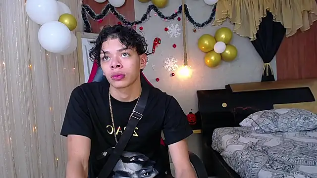 Snapshot of Harry_jhonsson chatting on November 14, 2025, 10:35 pm Harry jhonsson online show from November 14, 2025, 10:35 pm