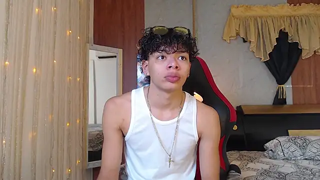 Snapshot of Harry_jhonsson chatting on October 18, 2025, 5:59 pm Harry jhonsson online show from October 18, 2025, 5:59 pm