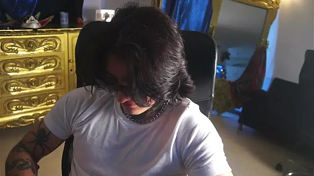 dantecoppolaa  online show from February 2, 2025, 3:39 pm