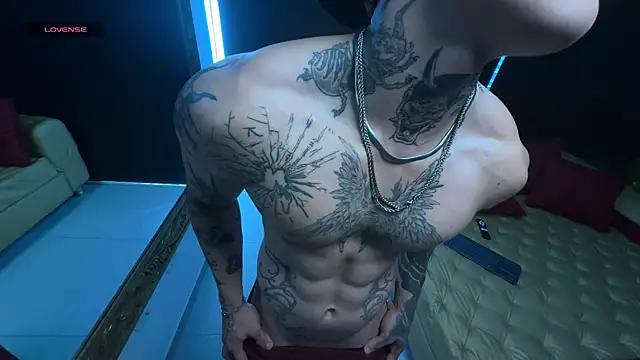 dantecoppolaa  online show from October 28, 2025, 9:25 pm