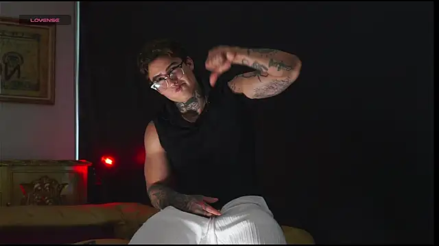 dantecoppolaa  online show from November 8, 2025, 8:12 pm