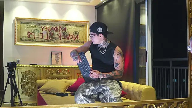 dantecoppolaa  online show from March 5, 2026, 11:54 pm