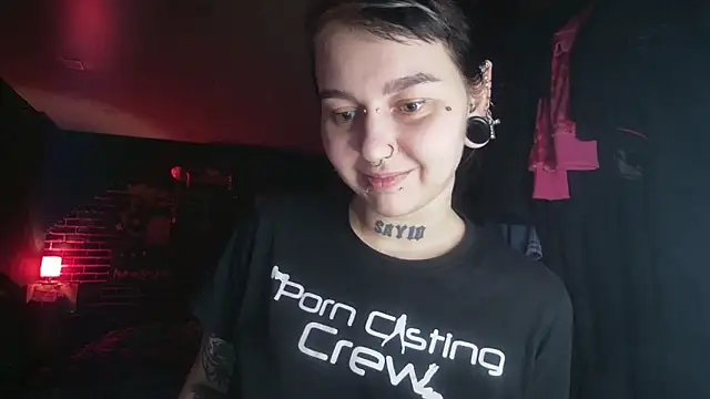 Snapshot of MoorderxDoll chatting on March 16, 2025, 9:26 pm MoorderxDoll online show from March 16, 2025, 9:26 pm