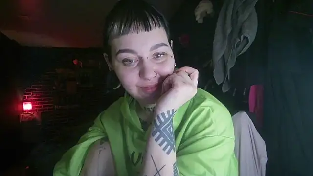 Snapshot of MoorderxDoll chatting on January 1, 2025, 1:26 am MoorderxDoll online show from January 1, 2025, 1:26 am