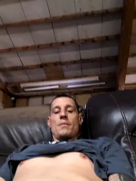 Snapshot of KeithLowry chatting on December 16, 2025, 8:35 pm KeithLowry online show from December 16, 2025, 8:35 pm